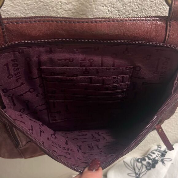 ✨Fossil Wine Crossbody Adjustable with Key Charm✨ - Picture 5 of 8